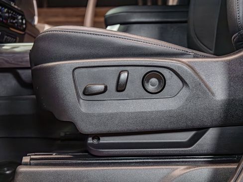 Used 2024 Chevrolet Silverado 2500 LTZ w/ LTZ Plus Package image 24