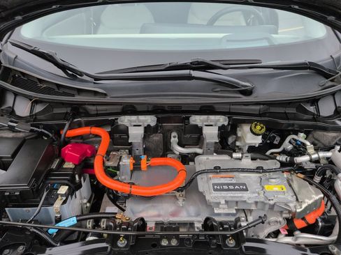 Used 2023 Nissan Ariya AWD image 31