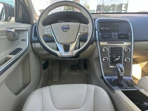 Used 2016 Volvo XC60 T5 Premier w/ Proximity Package AWD/4WD image 16