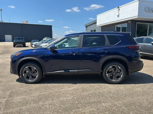 New 2026 Nissan Rogue SV image 5