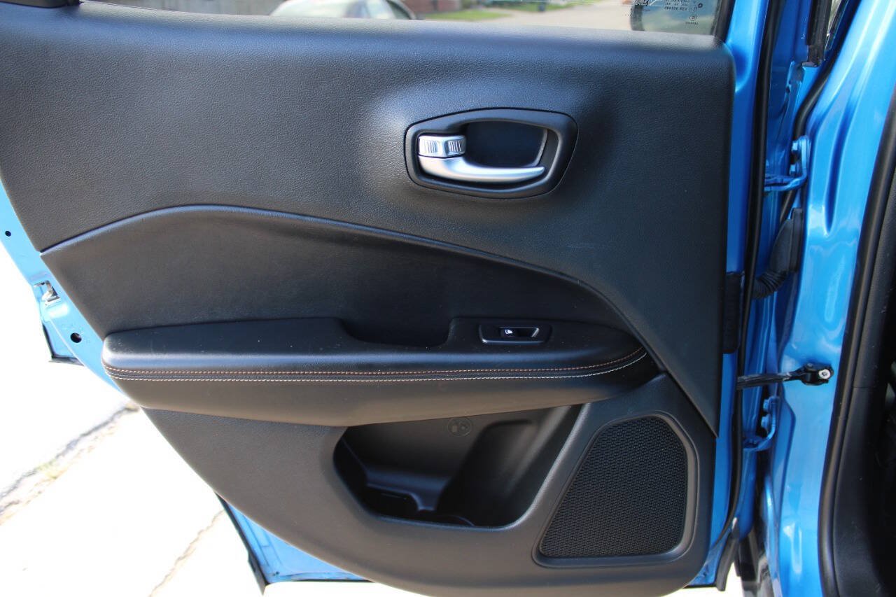 Used 2019 Jeep Compass Latitude AWD/4WD image 9