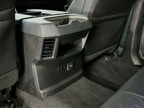 Used 2024 Toyota Tundra Limited AWD/4WD image 28