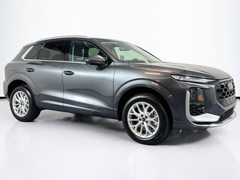 New 2026 Audi Q3 quattro 2.0T AWD/4WD image 3
