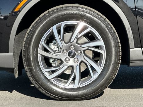 Used 2025 Lincoln Corsair FWD w/ Equipment Group 101A image 28