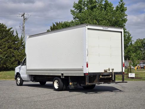 Used 2016 Ford E-350 and Econoline 350 Super Duty RWD image 10