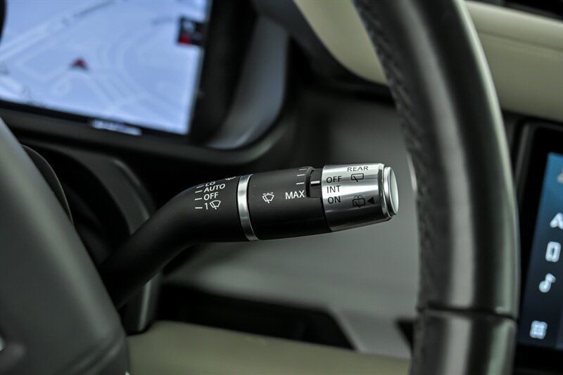 Used 2020 Land Rover Defender 110 HSE AWD/4WD image 24