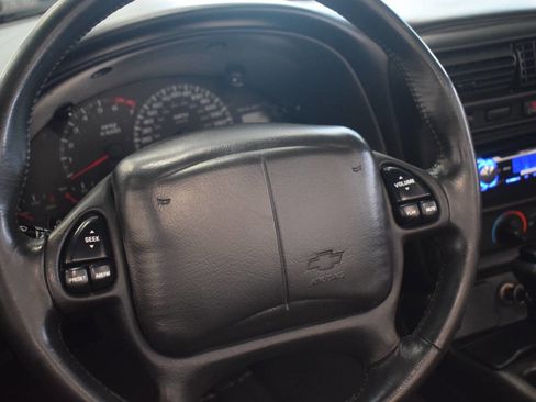 Used 2002 Chevrolet Camaro Z28 RWD image 64