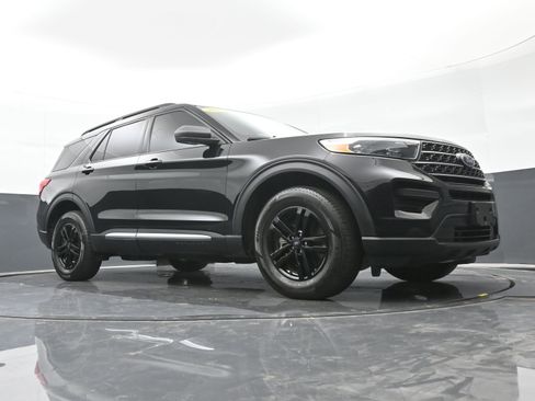 Used 2023 Ford Explorer XLT image 39