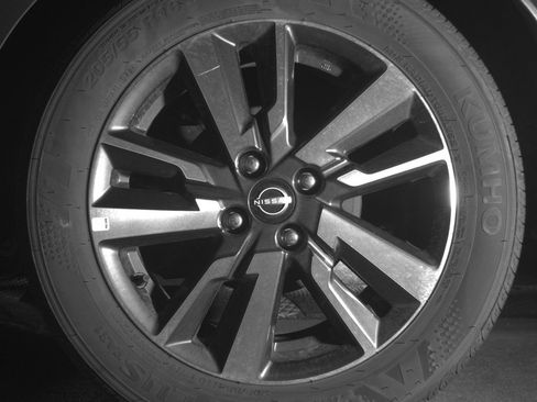 Used 2025 Nissan Versa SV FWD image 14