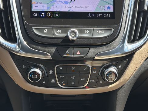 Used 2023 Chevrolet Equinox Premier AWD/4WD image 22