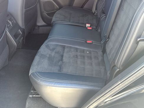 Used 2022 Mitsubishi Outlander SE image 21