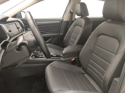 Used 2024 Volkswagen Jetta SE image 17