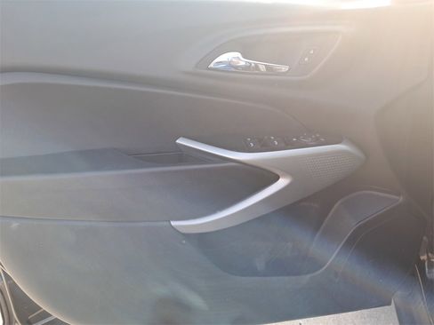 Certified 2024 Chevrolet Trax RS image 9