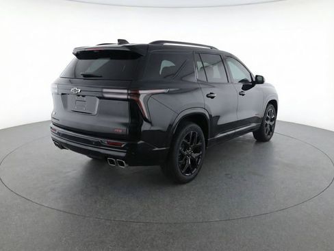 Used 2025 Chevrolet Traverse RS image 4