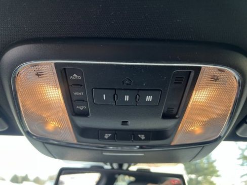 Used 2012 Dodge Charger SXT Plus image 27