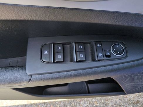 Used 2023 Kia Forte LXS FWD image 15