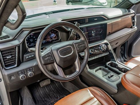 Used 2024 GMC Sierra 2500 Denali Ultimate image 17
