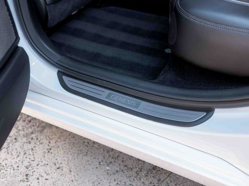 Used 2017 Genesis G90 5.0 Ultimate image 43