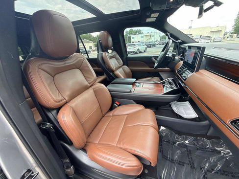 Used 2023 Lincoln Navigator Reserve AWD/4WD image 24