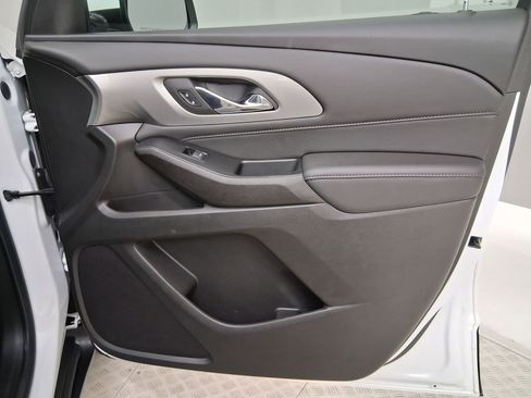 Used 2023 Chevrolet Traverse LT image 35