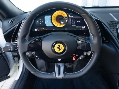Used 2022 Ferrari Roma RWD image 32