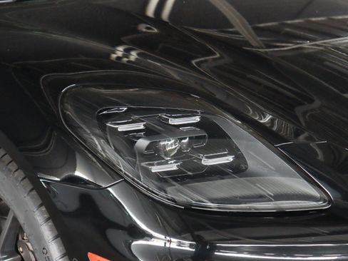 Certified 2025 Porsche Panamera RWD image 23