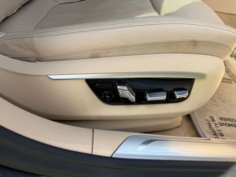 Used 2017 BMW 740i 740i Sedan 4D image 39