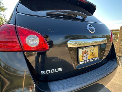 Used 2011 Nissan Rogue S image 32