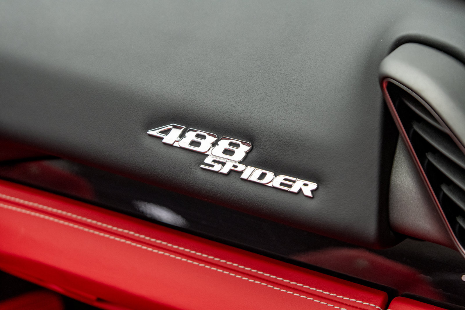 Used 2019 Ferrari 488 Spider RWD image 27