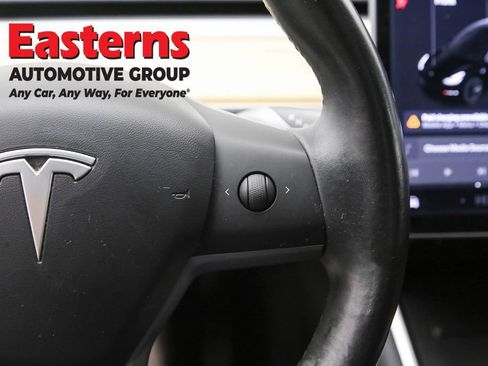 Used 2019 Tesla Model 3 Long Range image 16