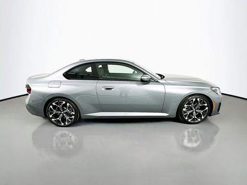 Used 2025 BMW 230i Coupe w/ Convenience Package image 4