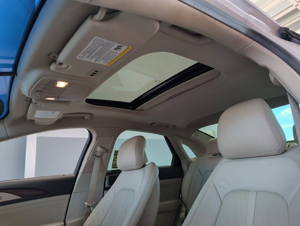 Used 2017 Lincoln MKZ Reserve FWD image 22