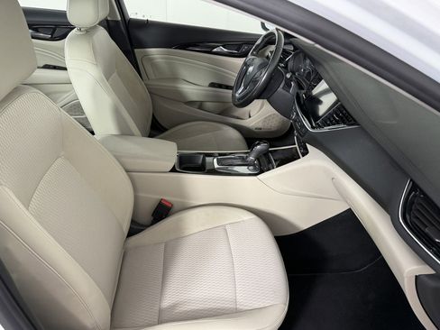 Used 2019 Buick Regal Preferred w/ Driver Confidence Package I image 9