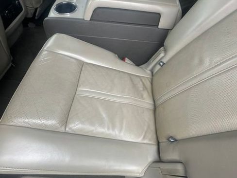 Used 2017 Lincoln Navigator L Select RWD image 13
