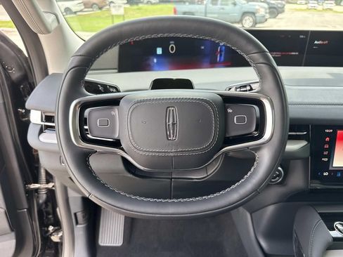 New 2026 Lincoln Navigator Premiere AWD/4WD image 28