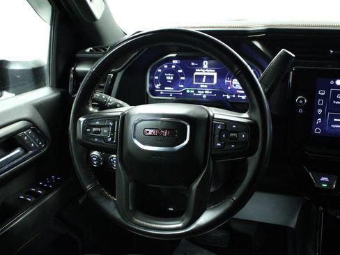 Used 2024 GMC Sierra 2500 AT4 image 17