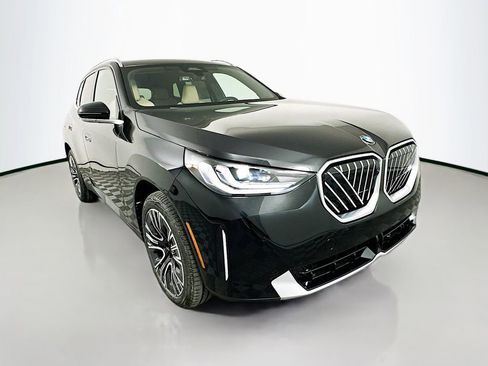 Used 2025 BMW X3 xDrive30i w/ Premium Package AWD/4WD image 3