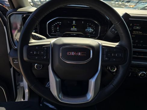 Used 2025 GMC Sierra 1500 SLT AWD/4WD image 24