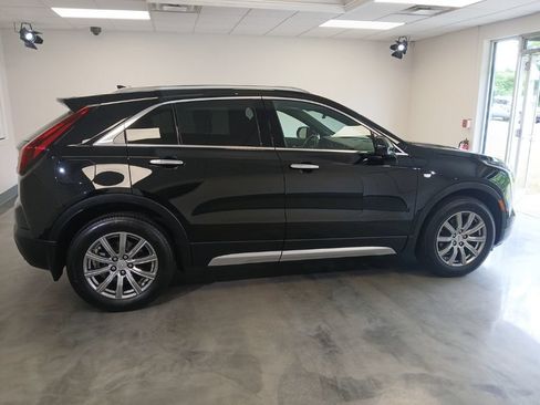 Used 2020 Cadillac XT4 Premium Luxury w/ Cold Weather Package AWD/4WD image 8