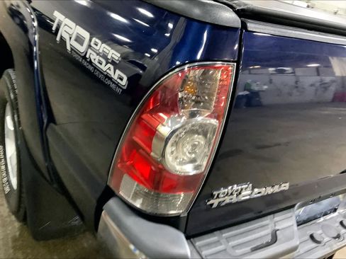 Used 2013 Toyota Tacoma 4x4 Access Cab V6 w/ TRD Off-Road Pkg image 29