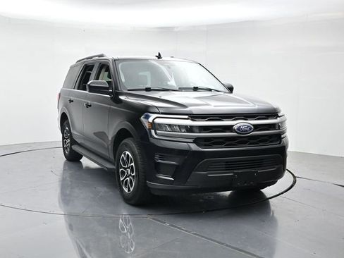 Used 2024 Ford Expedition XLT AWD/4WD image 4