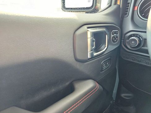 New 2025 Jeep Wrangler Unlimited Rubicon image 27