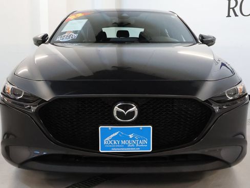 Used 2022 MAZDA MAZDA3 s FWD image 2