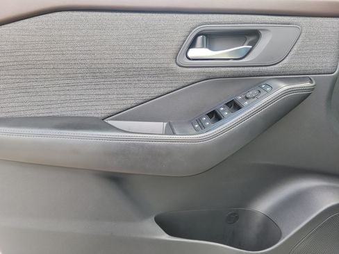 Certified 2021 Nissan Rogue SV FWD image 14