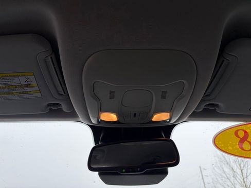 Used 2018 Jeep Renegade Latitude w/ Safety & Security Group image 21