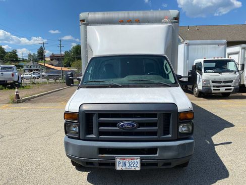 Used 2017 Ford E-450 and Econoline 450 Super Duty image 11