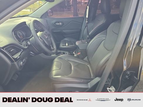 Used 2023 Jeep Cherokee Altitude Lux image 10