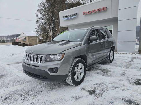 Used 2014 Jeep Compass Sport image 7