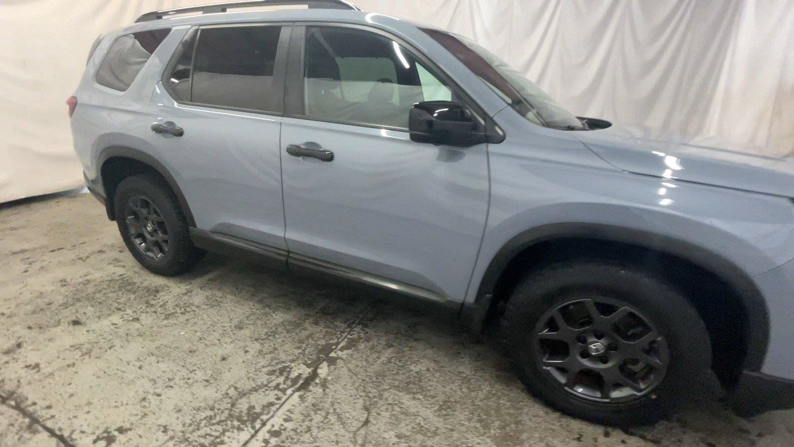 Certified 2024 Honda Pilot TrailSport image 3