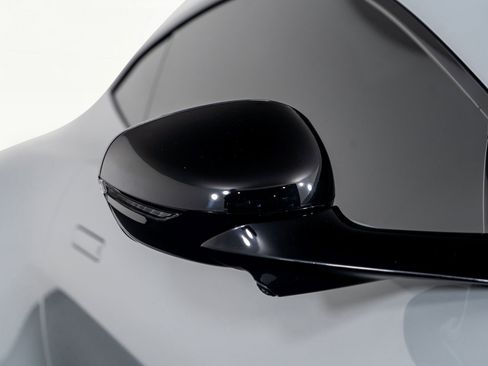 Used 2025 Aston Martin V8 Vantage Coupe image 22